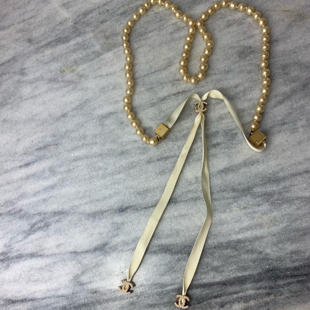 Chanel vintage pearl necklace